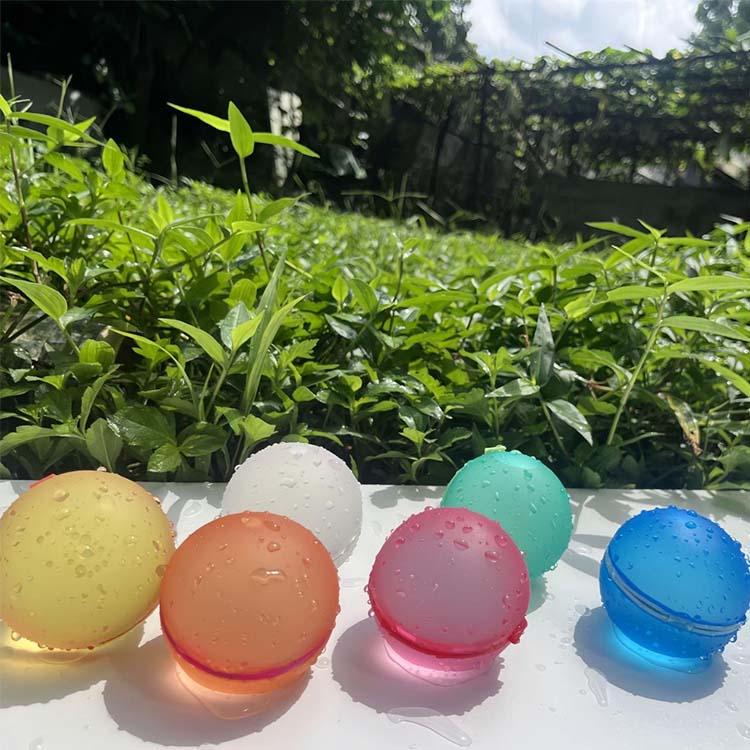 Bola de água magnética reciclável